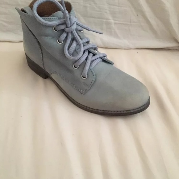 SOLD‼️New Steve Madden Boots Blue Leather Booties - Picture 3 of 6